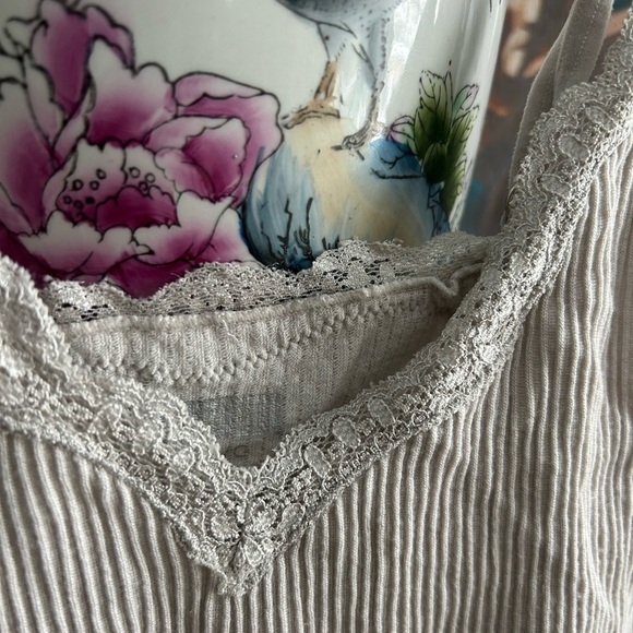 Forever 21 Tan Crop Camisole - Picture 4 of 15